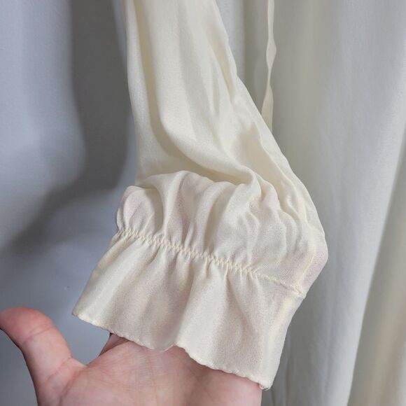 VINTAGE 70s Sears ivory embroidered long sleeve nightgown M - Picture 5 of 11